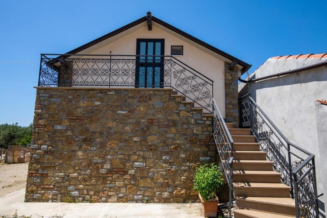 Madonna Della Scala Bed & Breakfast Castellabate Exterior photo