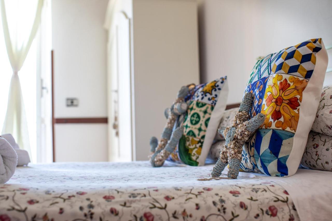 Madonna Della Scala Bed & Breakfast Castellabate Exterior photo