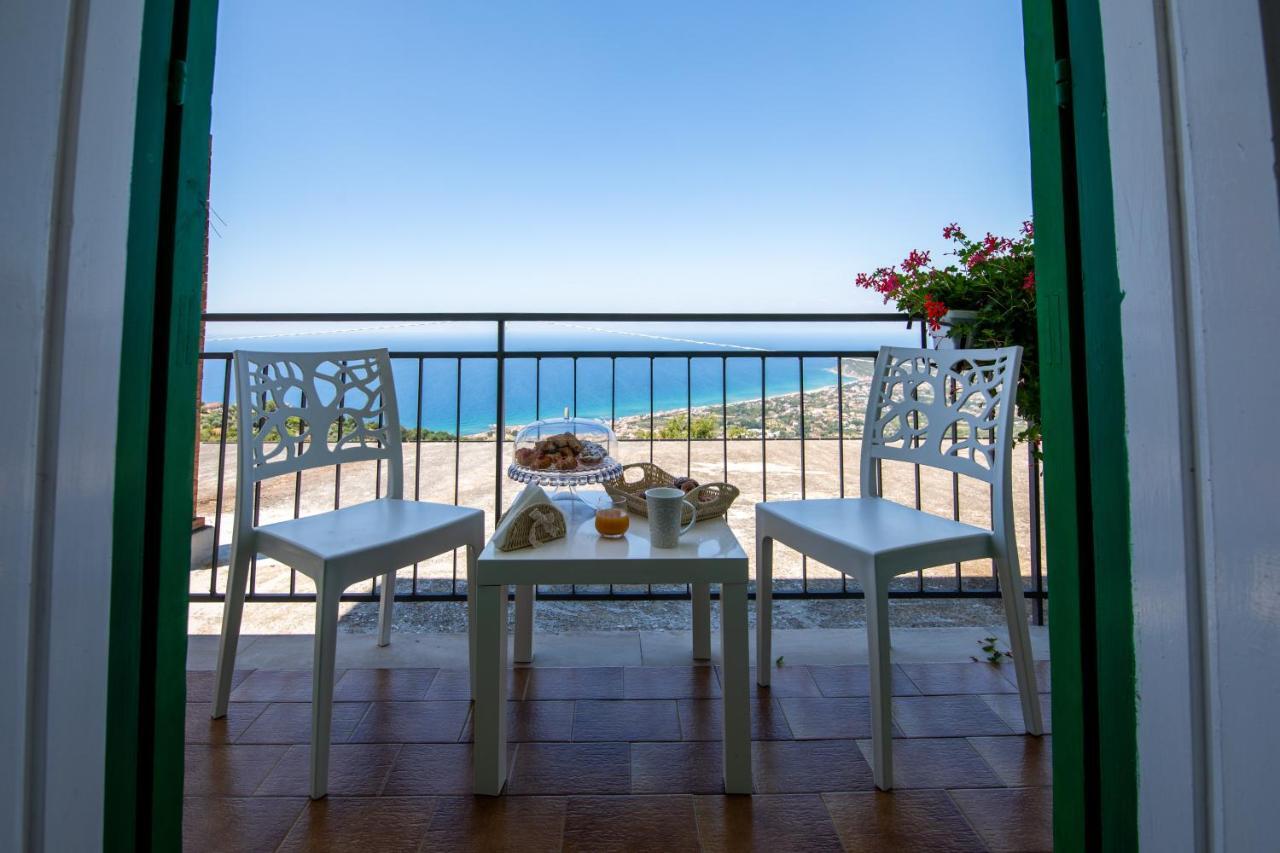 Madonna Della Scala Bed & Breakfast Castellabate Exterior photo