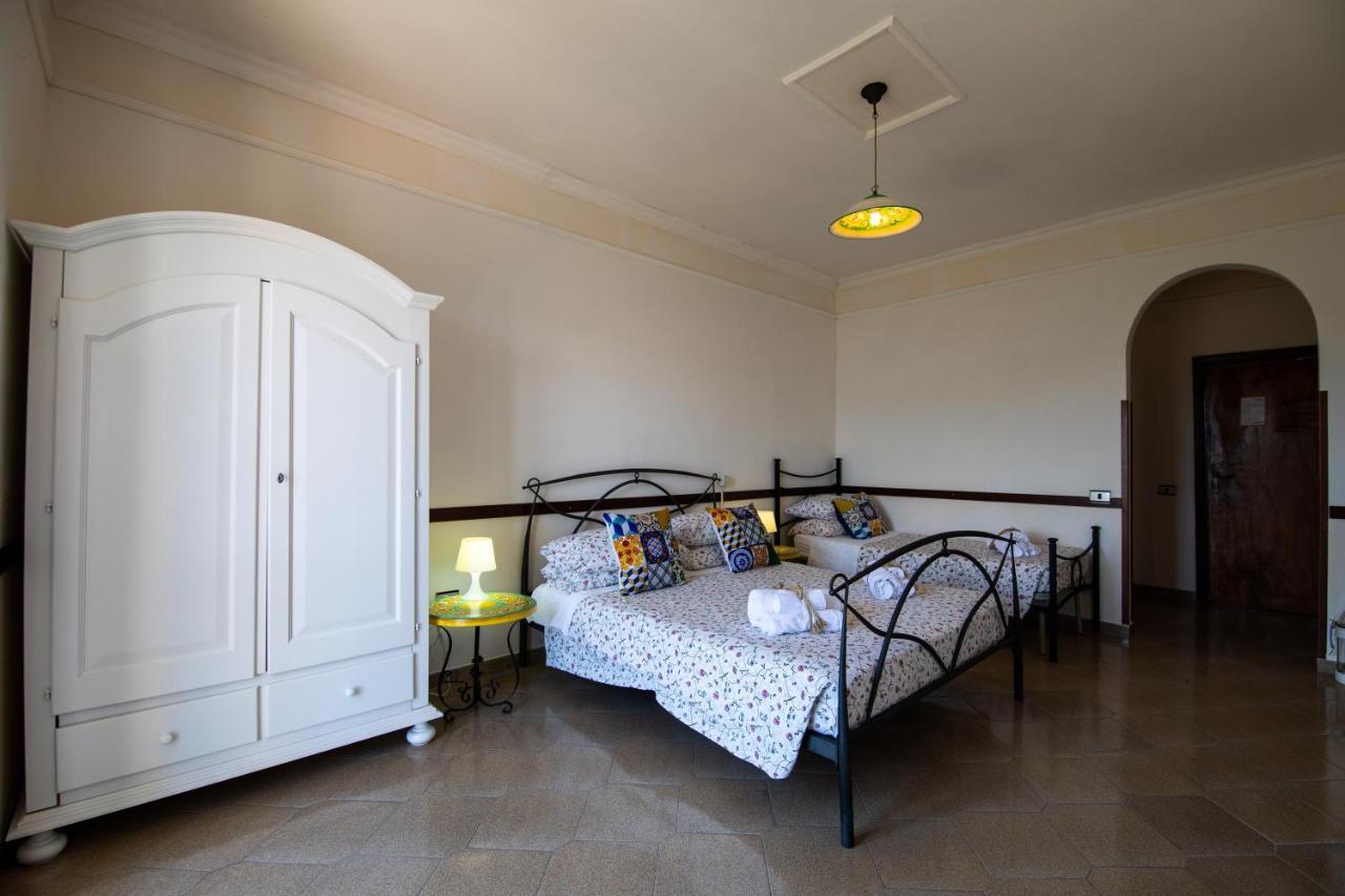 Madonna Della Scala Bed & Breakfast Castellabate Exterior photo