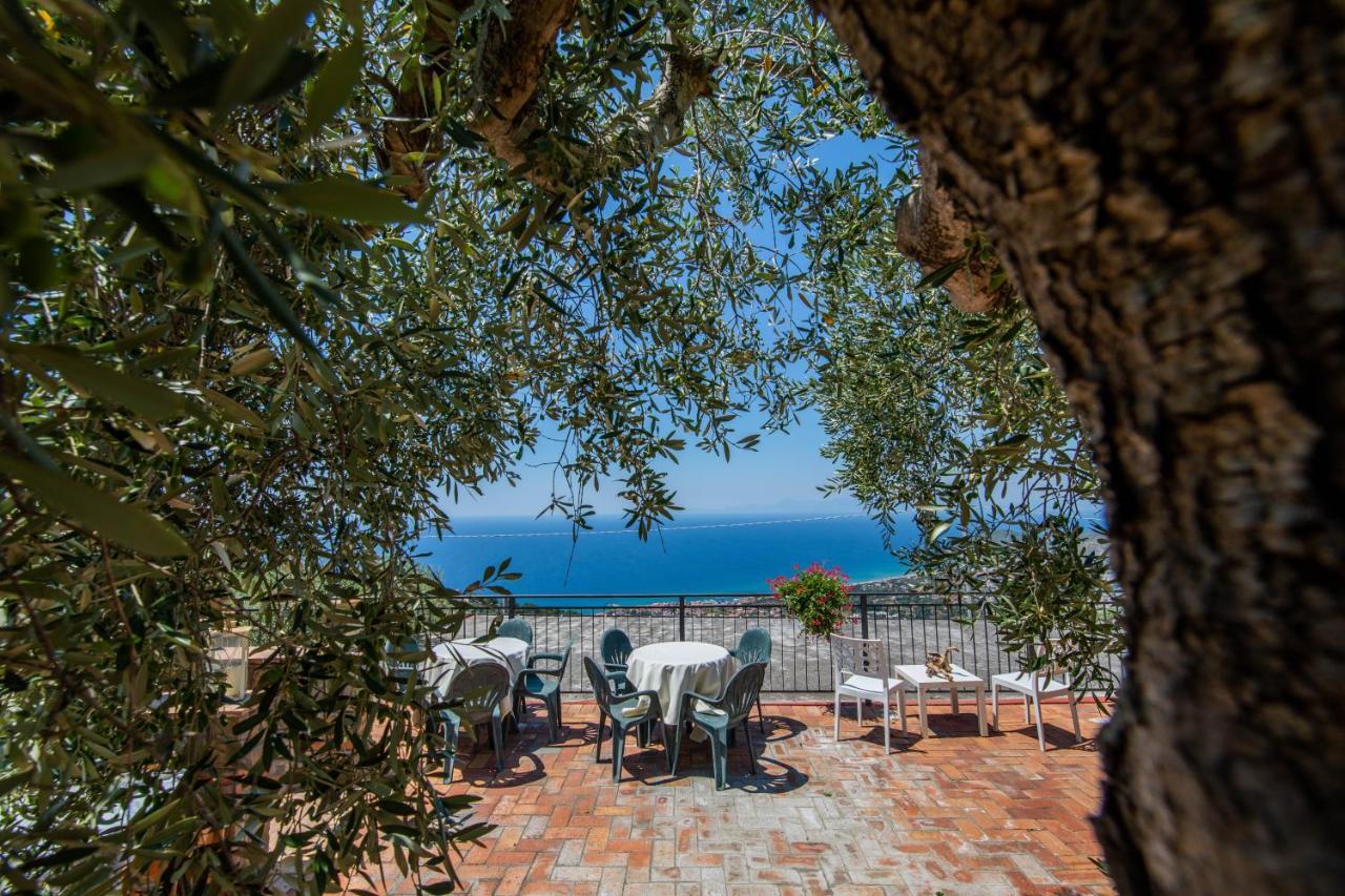 Madonna Della Scala Bed & Breakfast Castellabate Exterior photo